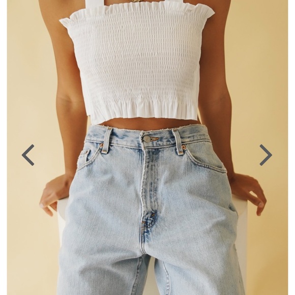 BEAUTY NOTES SHIRRED WHITE TOP 💗💓 - Picture 2 of 4